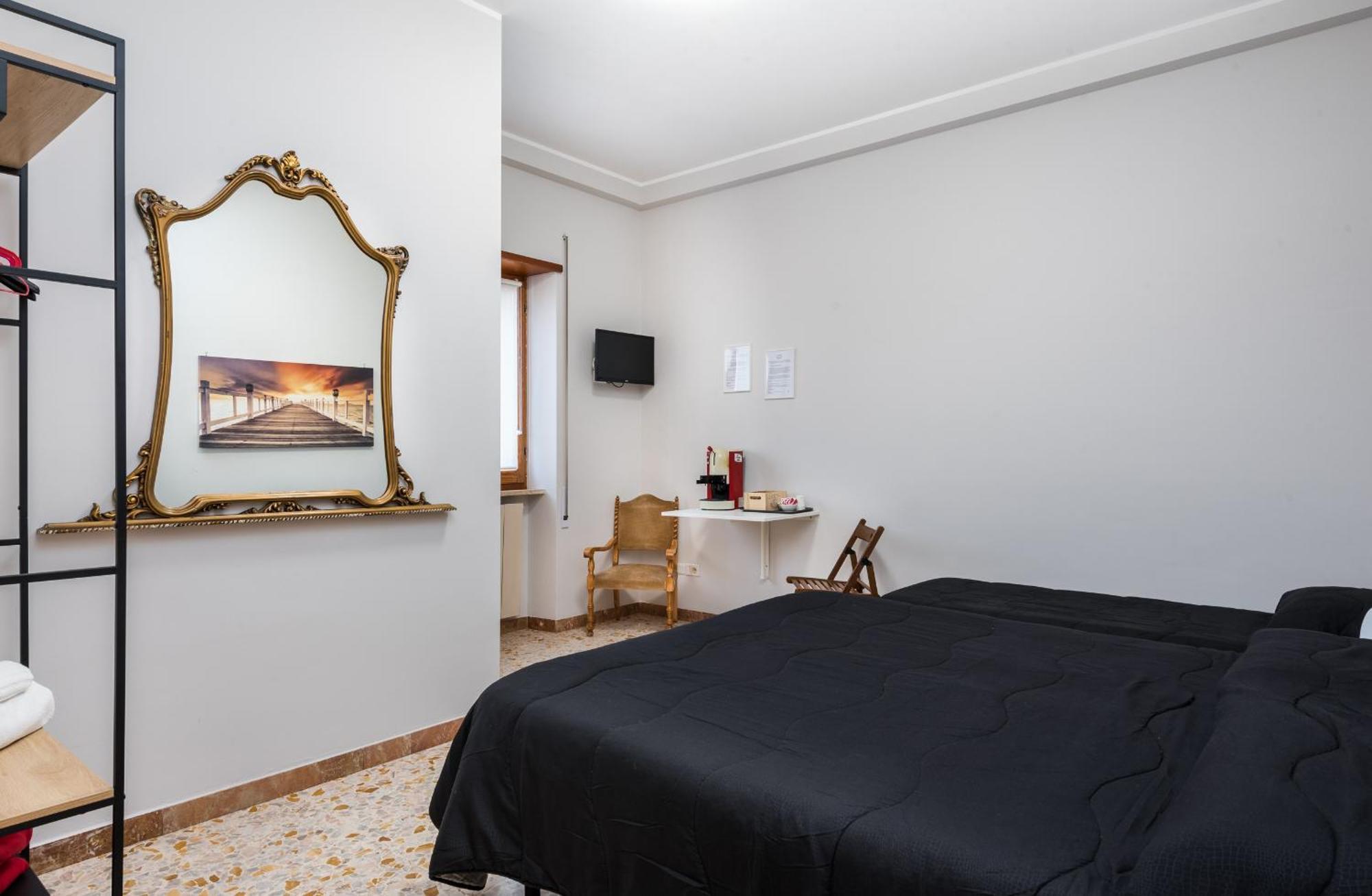 Travelershome Ciampino&Morena Guesthouse Roma Ngoại thất bức ảnh